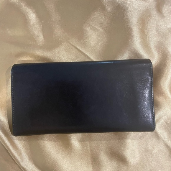 Salvatore Ferragamo Elegant Black Leather Clutch - Picture 4 of 4
